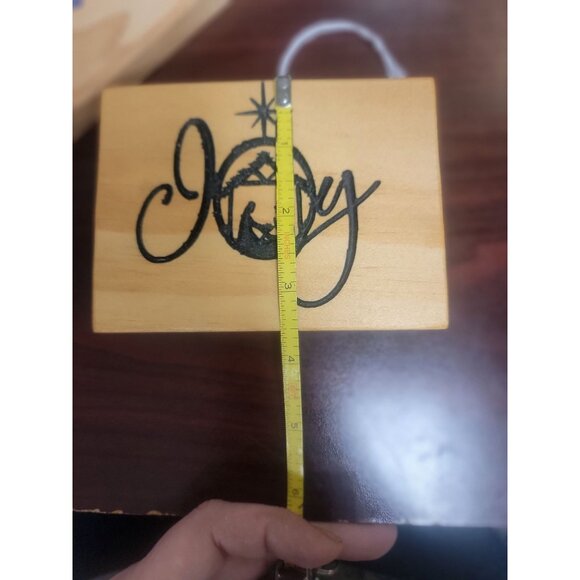 Wooden Joy Sign With Nativity Scene Design 6.5"x4.5" - Picture 3 of 4